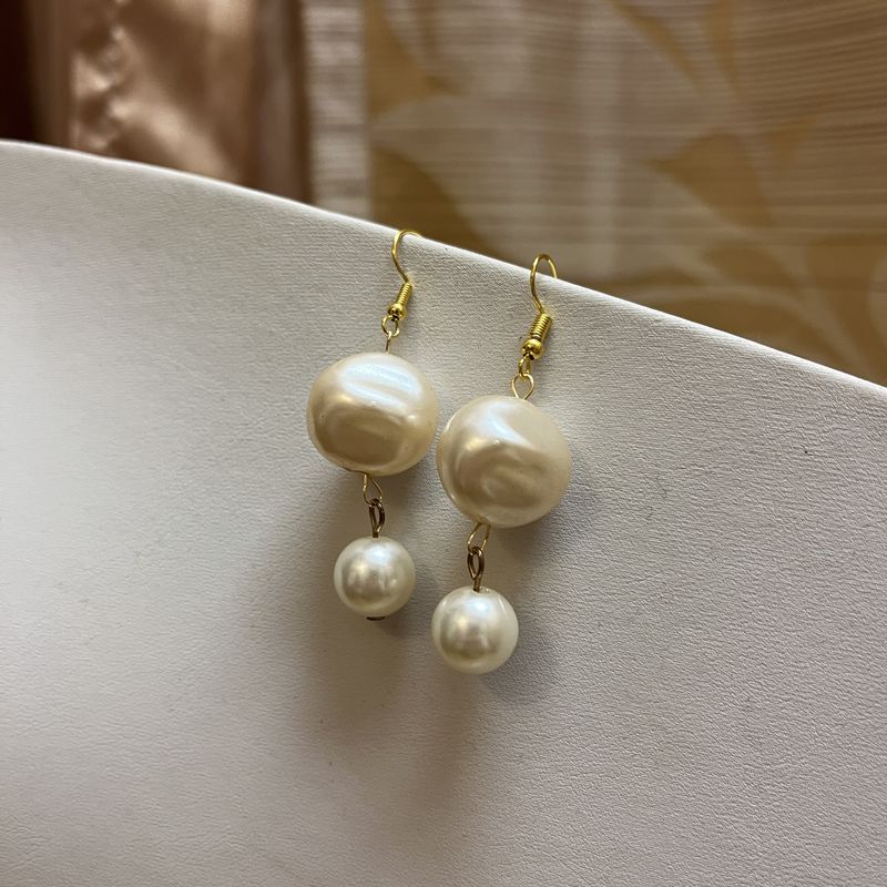 chunky pearl earrings