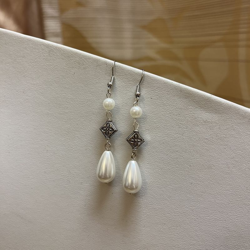 pearl tear drop earrings