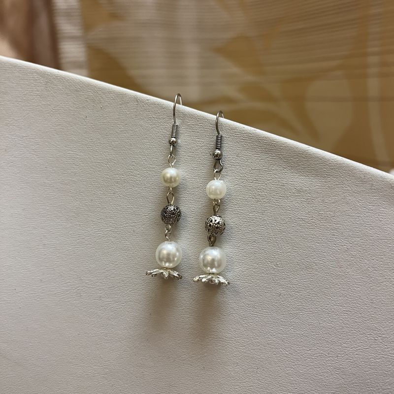 silver flower pearl earrings