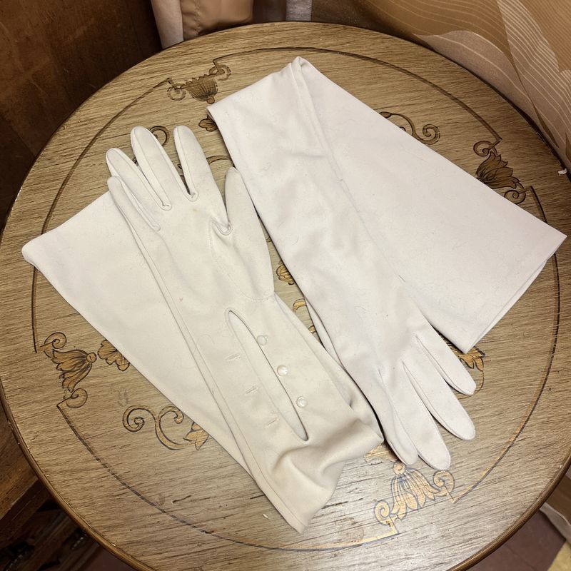 vintage cream long gloves