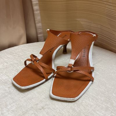 Rebeca Orange Heel