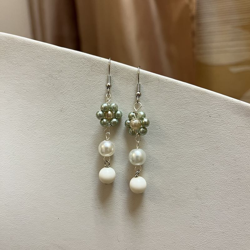 green flower pearl earrings