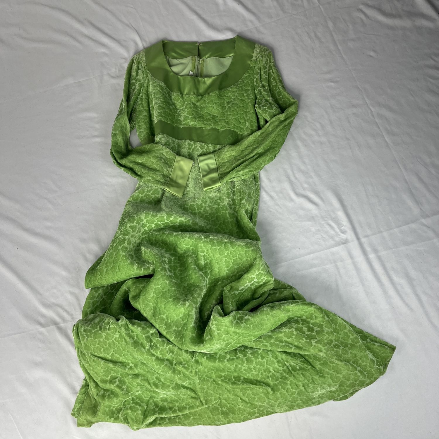 70&#39;s bright flowers dress