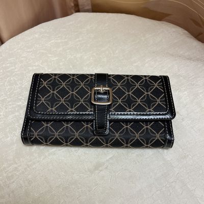 printed buckle wallet