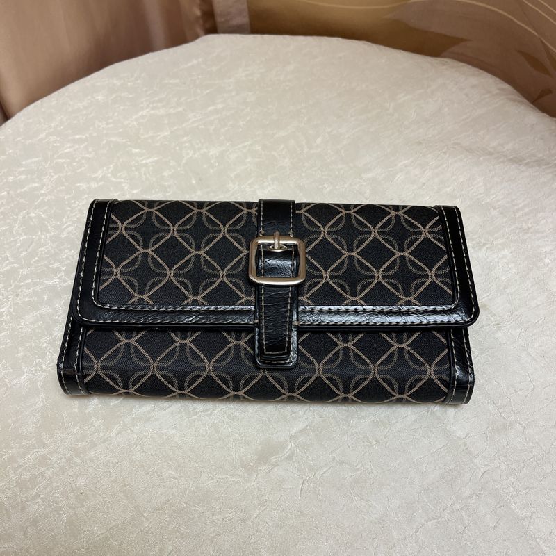 printed buckle wallet