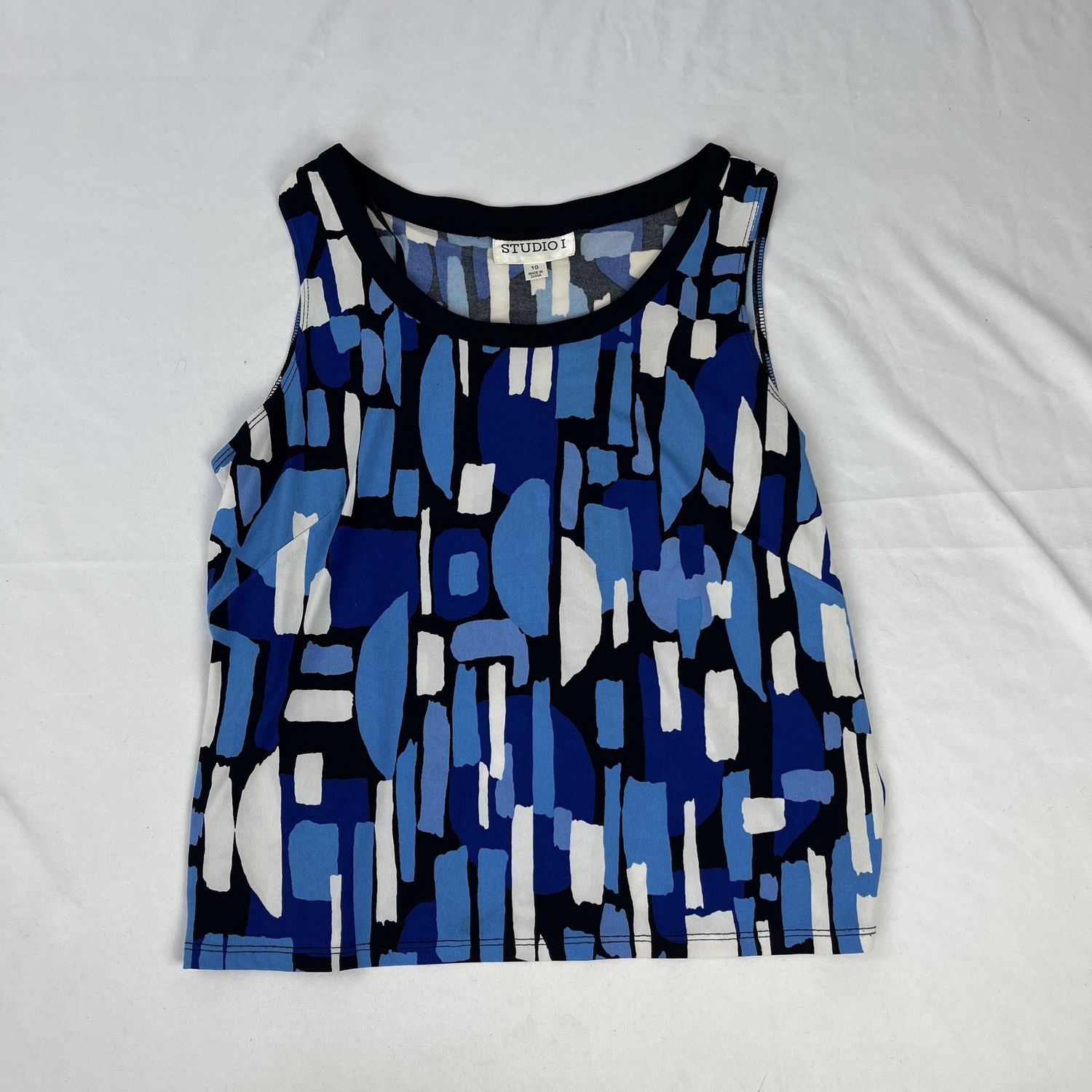 Abstract Tank