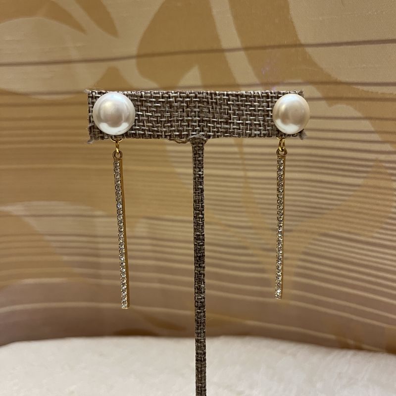 Rhinestone back pearl earrings