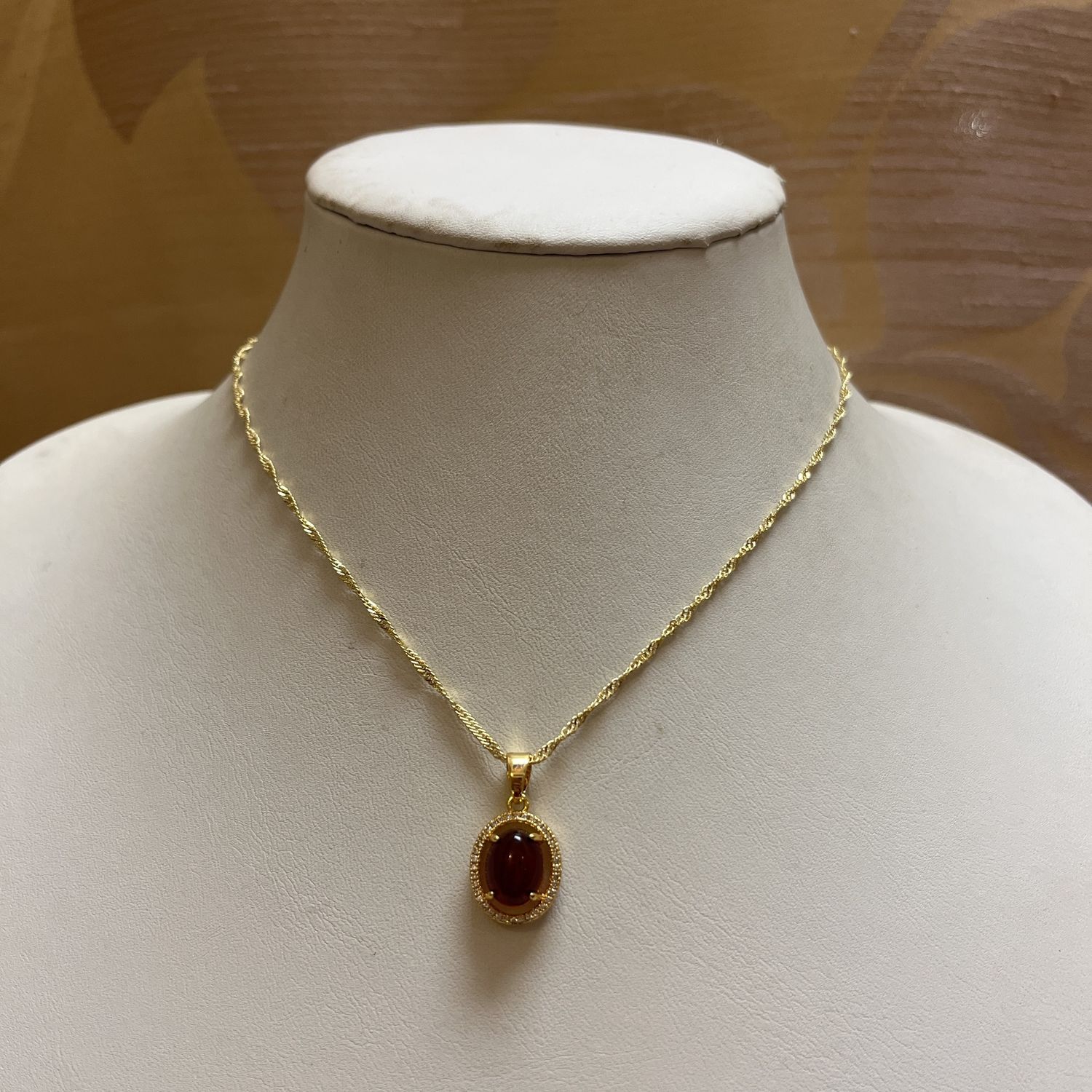 Red Jewel Pendent Necklace