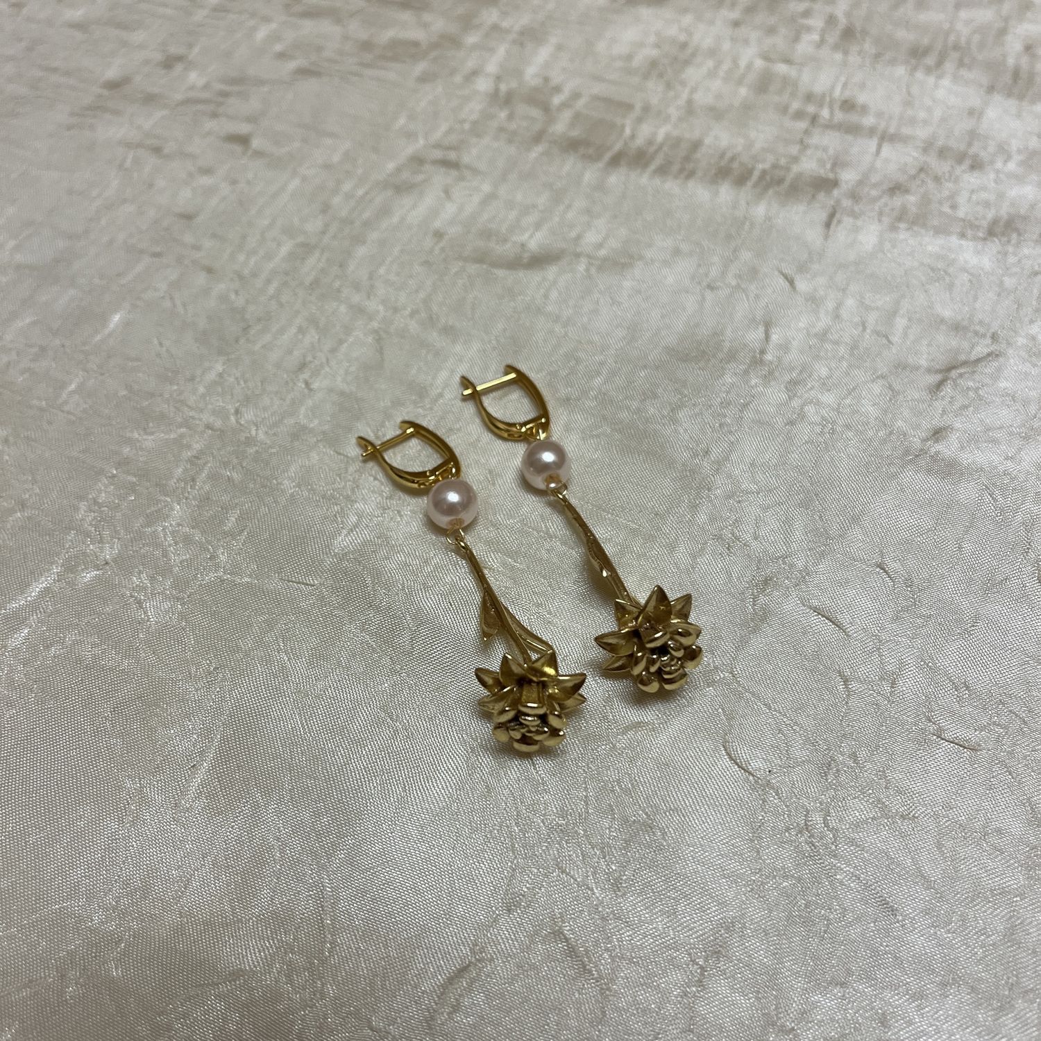 Dropping Flower Earrings