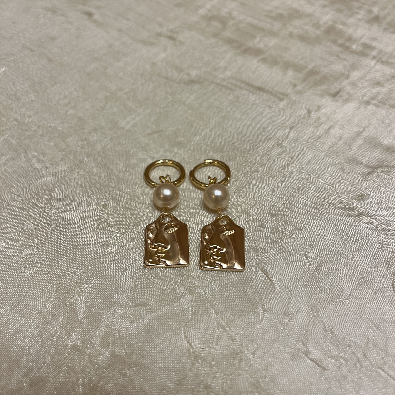 Face Pendant Earrings