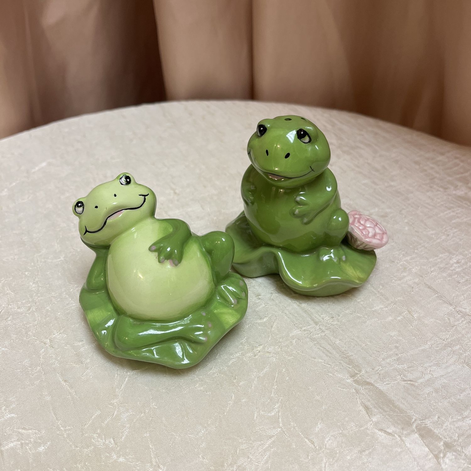 Frog Salt &amp; Pepper Shakers