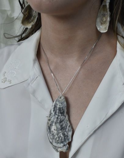 Thin Silver Oyster Necklace