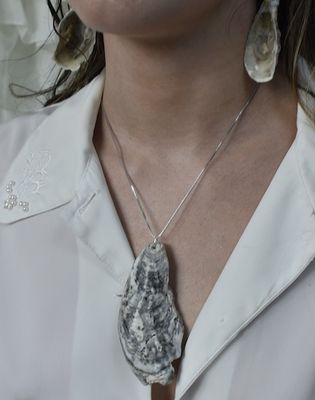 Thin Silver Oyster Necklace