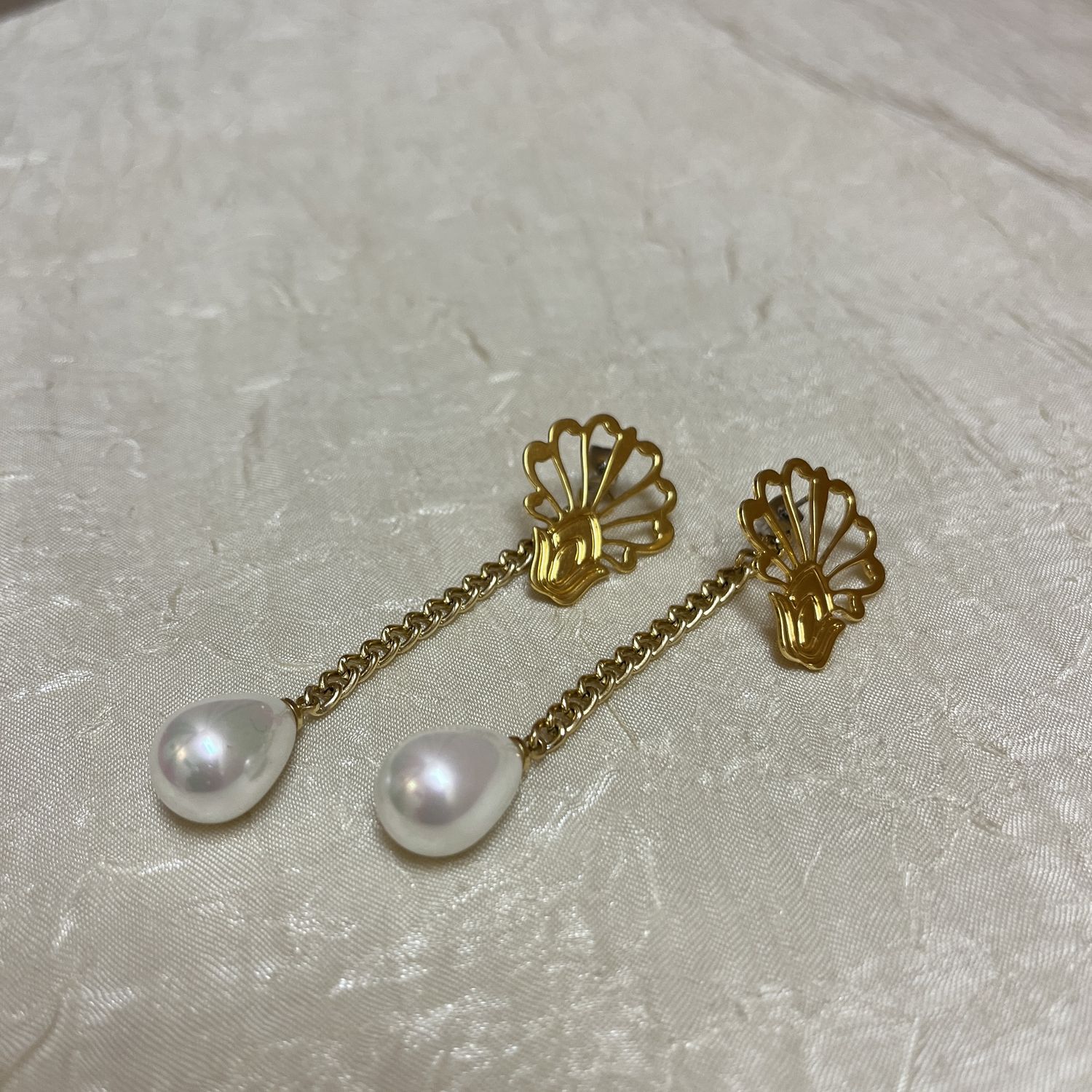 Regency Gold Pearldrop Earrings