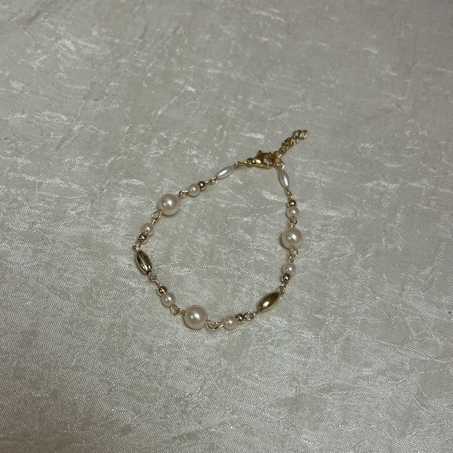 gold pearl beaded bracelet