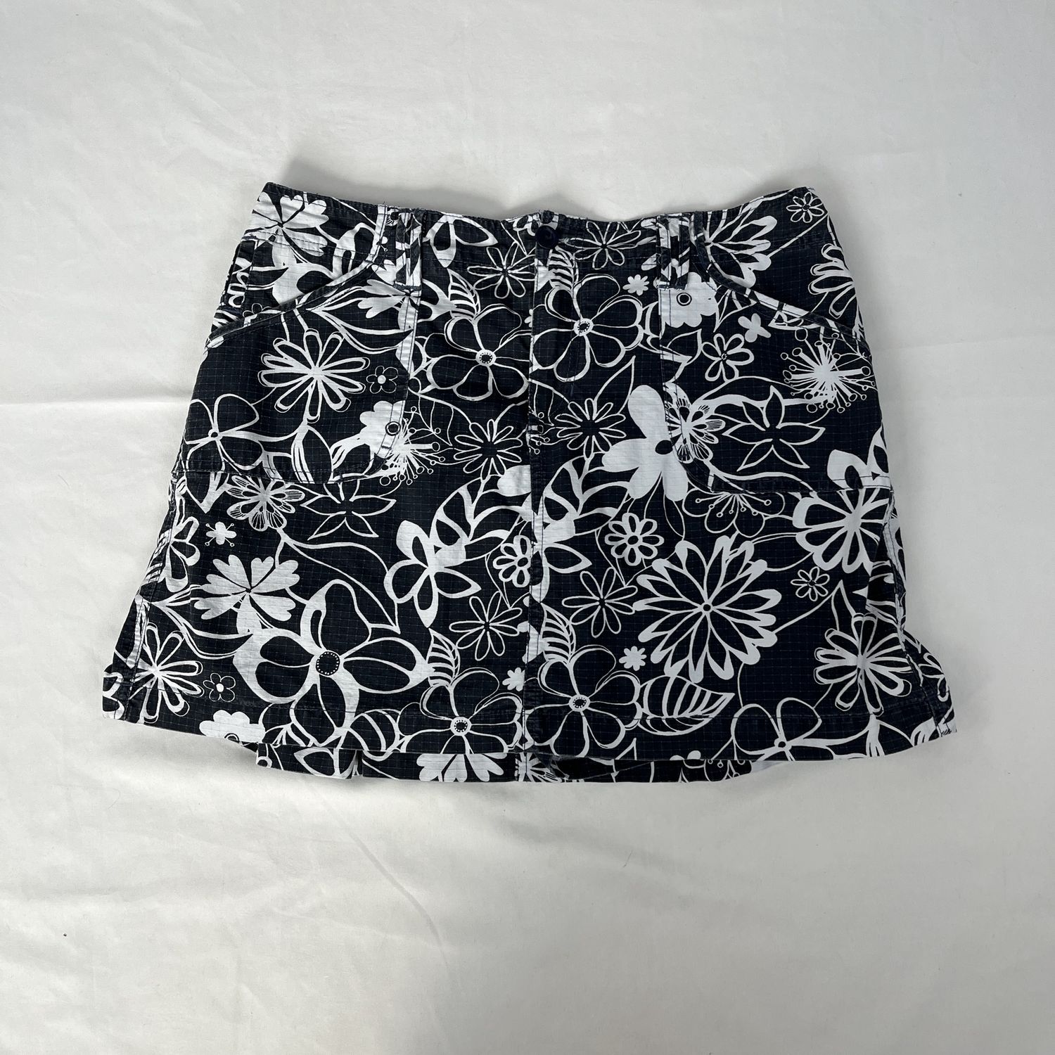 gray + white floral skort