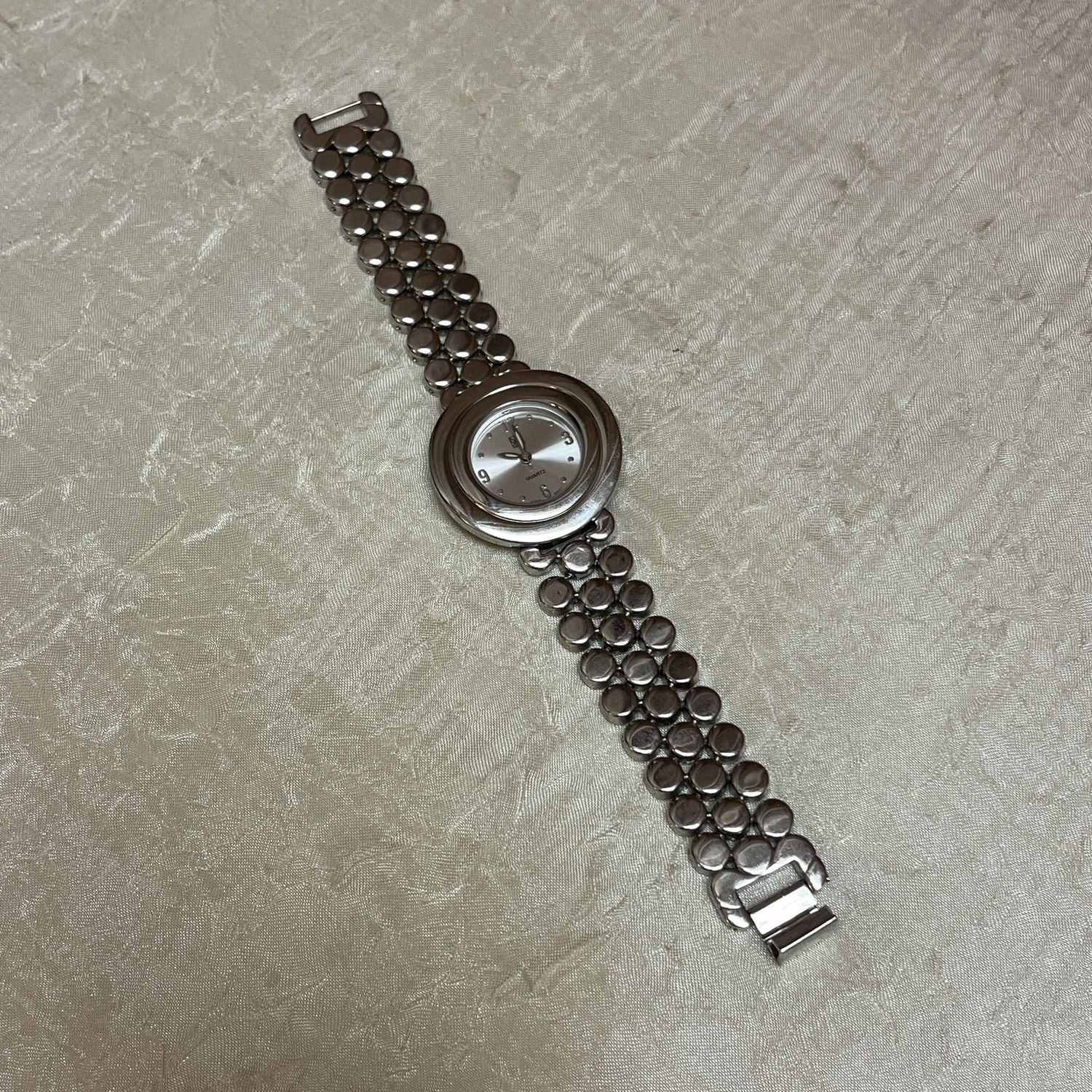 silver bubble round watch