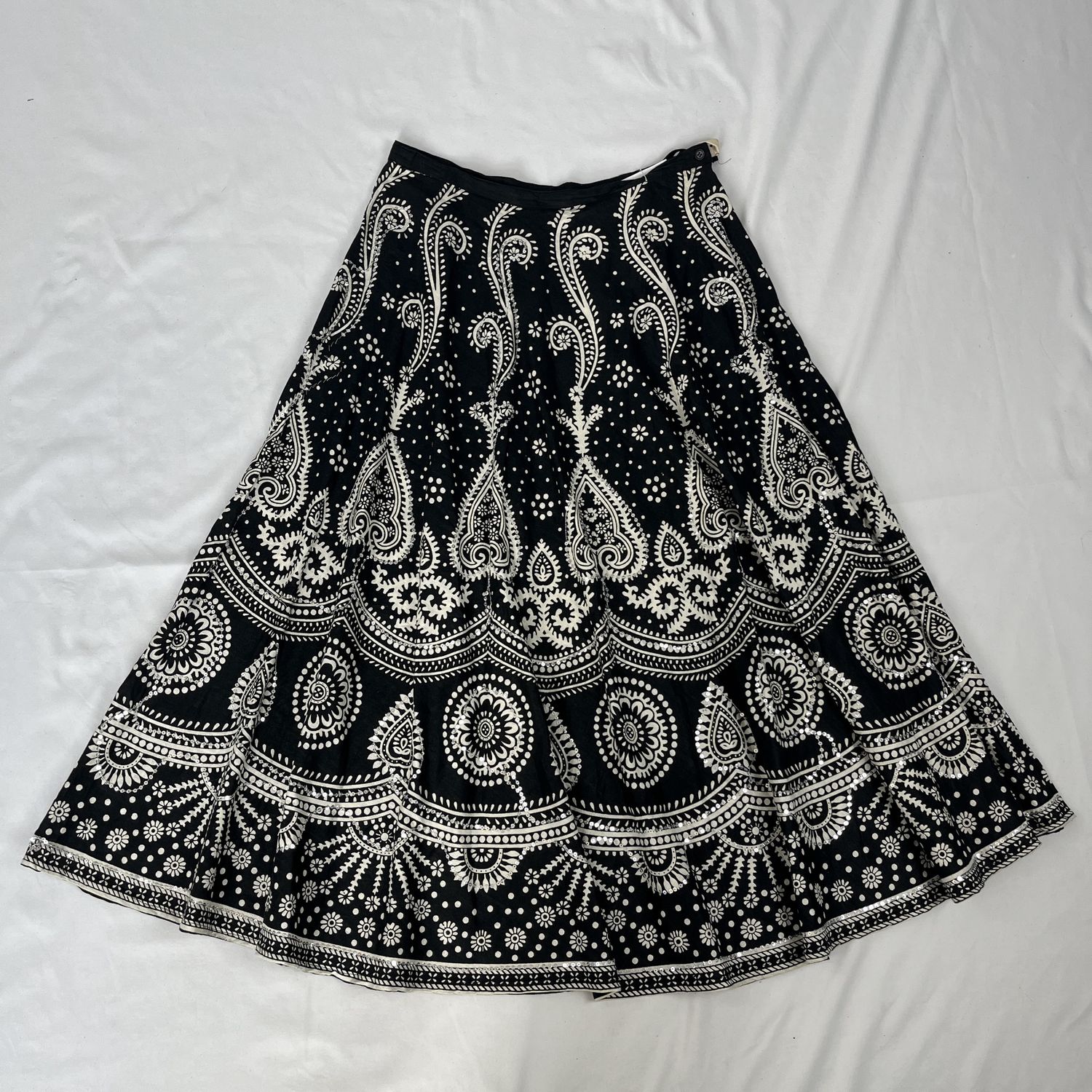 Black and white midi skirt