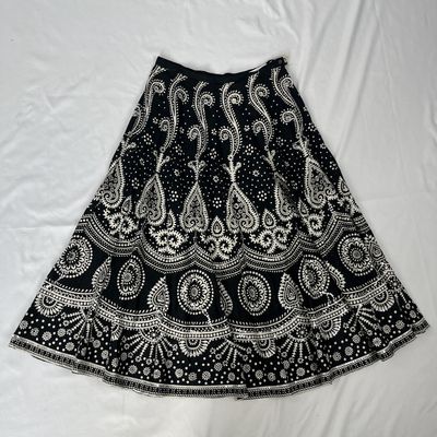 Black and white midi skirt