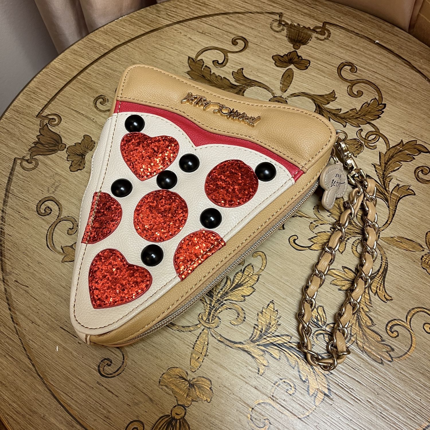Pizza wristlet