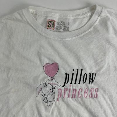 white pillow tee