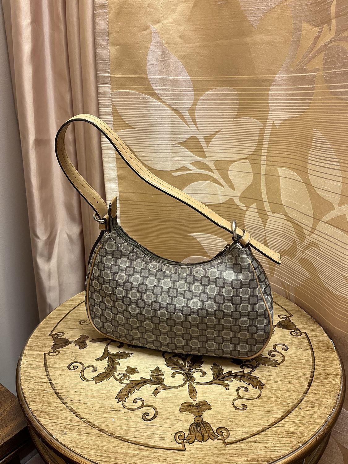 square pattern bag