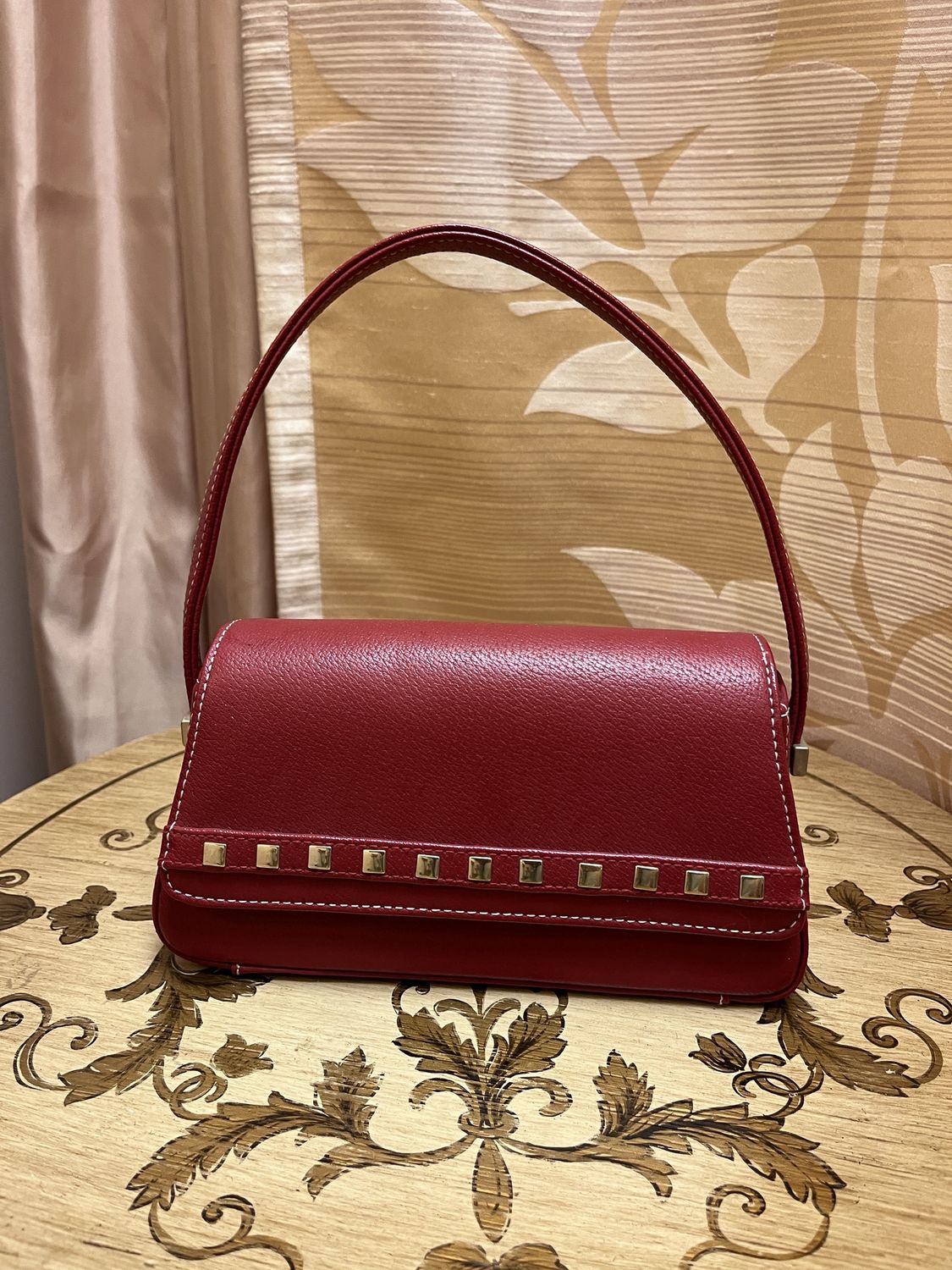 red stiff bag