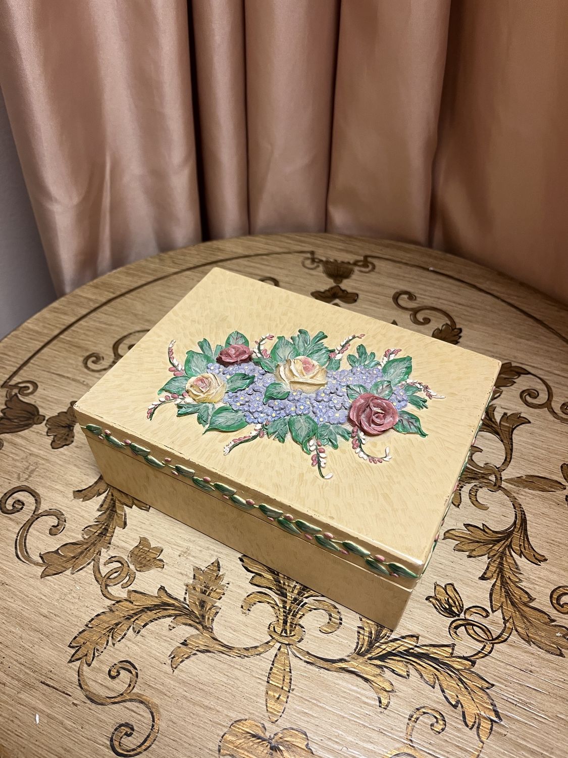 Bouquet Floral Music Box