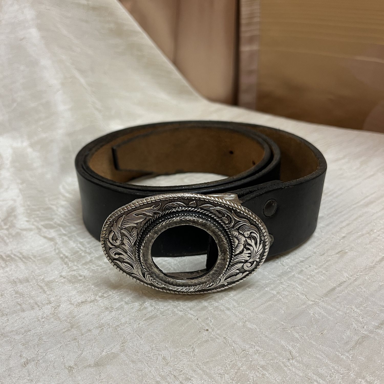Silver O buckle belt