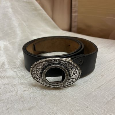 Silver O buckle belt