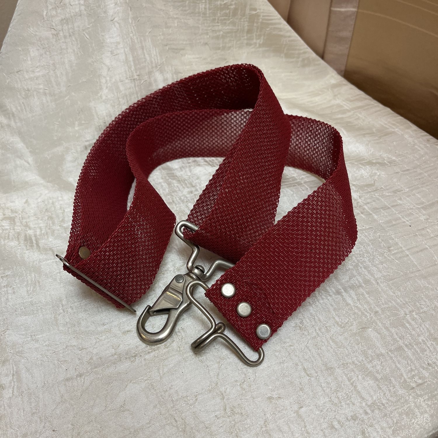 Red mesh belt