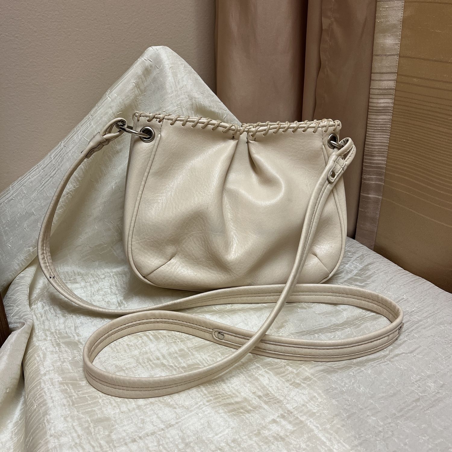 tan lace hem crossbody bag