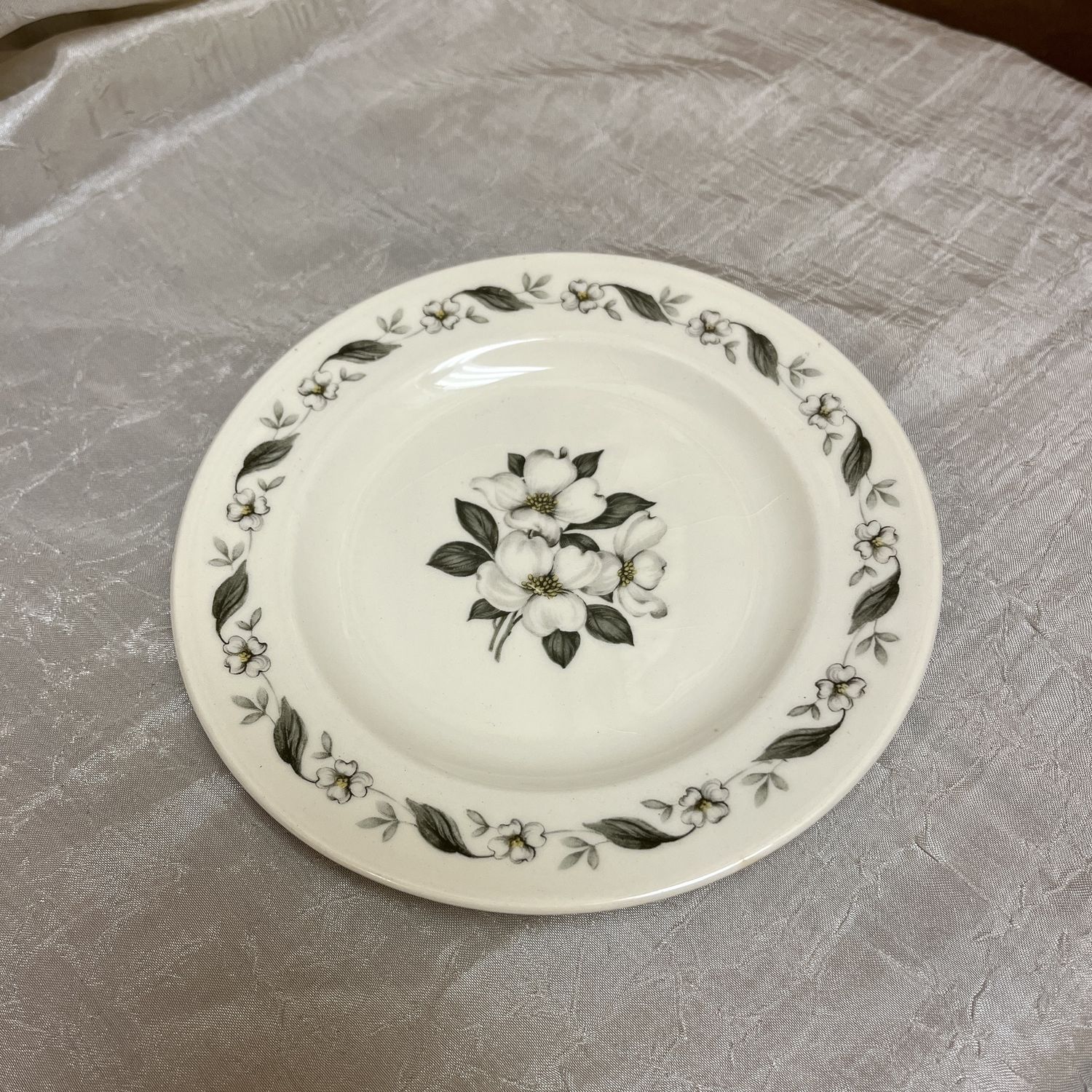 white flower dish