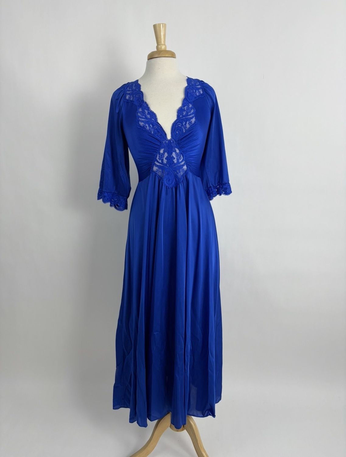 Vtg Olga 3/4 Sleeve Gown Saphire Blue