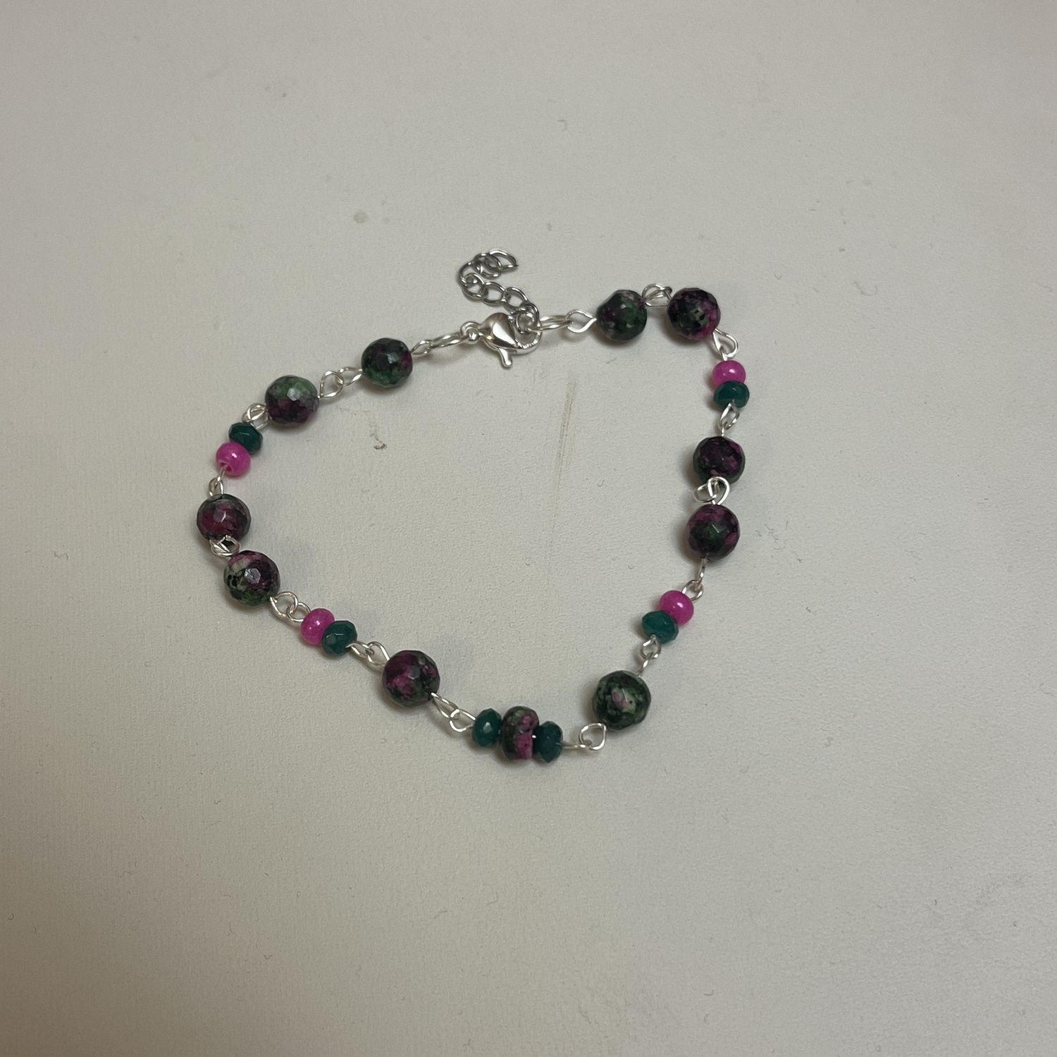 Pink &amp; green beaded bracelet