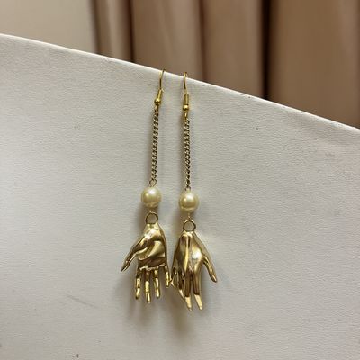 Extended hand earrings