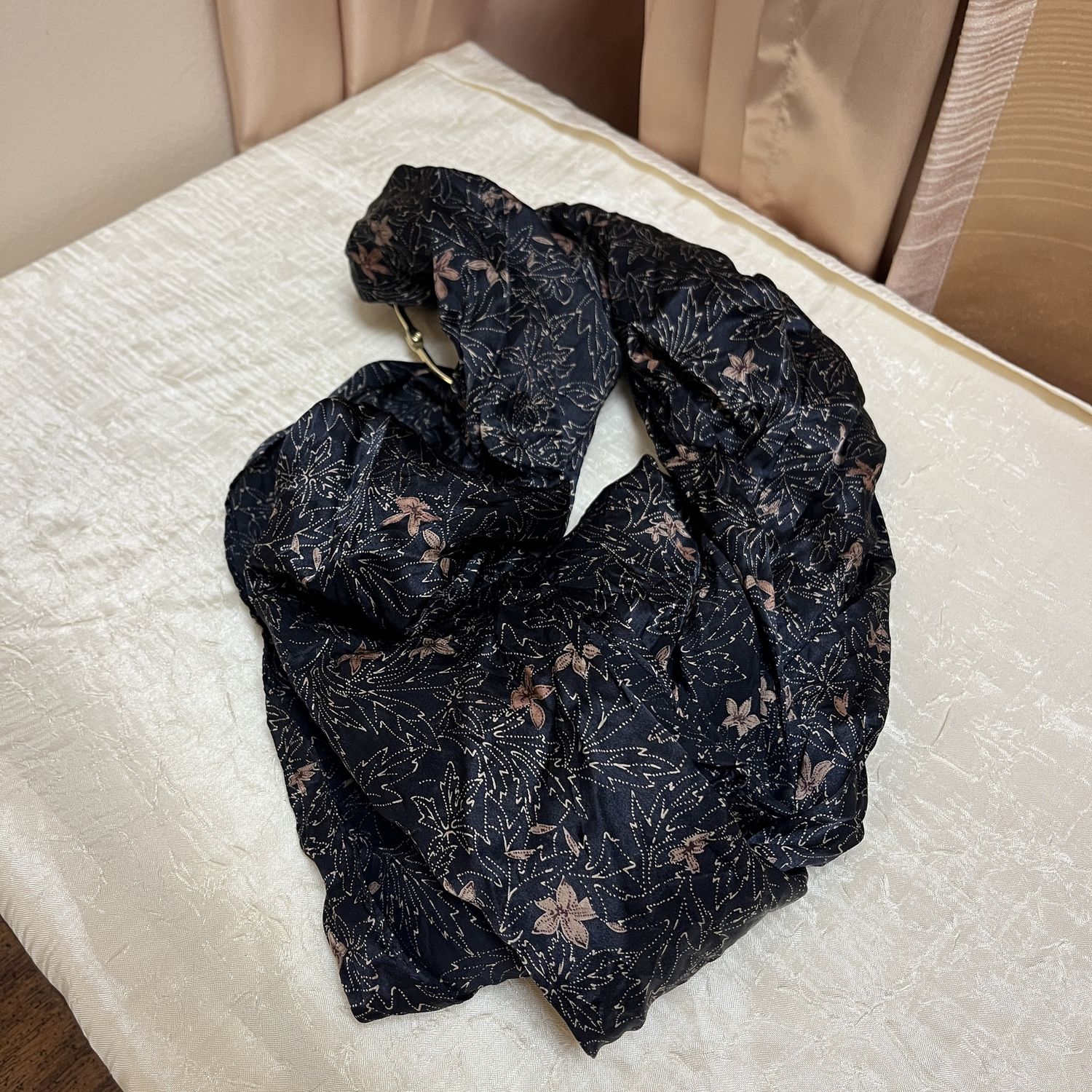dainty flower scarf