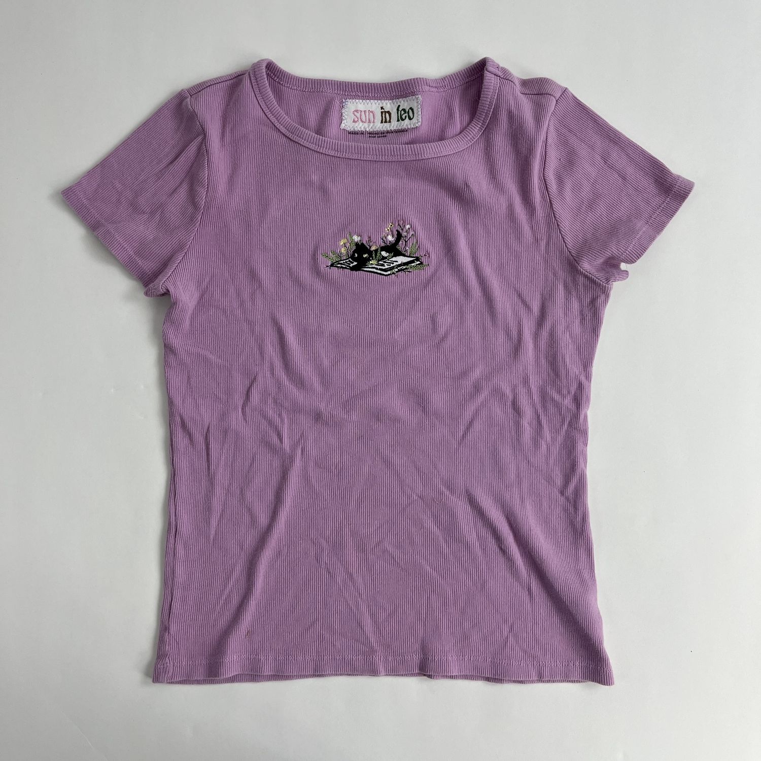 Book Cat Embroidery, Style: Pink Tee