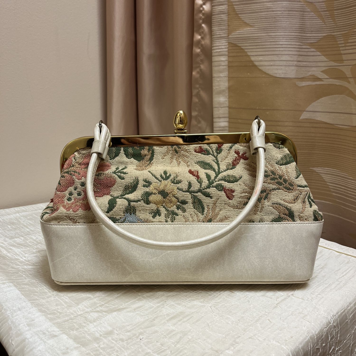 Tapestry Clasp Bag