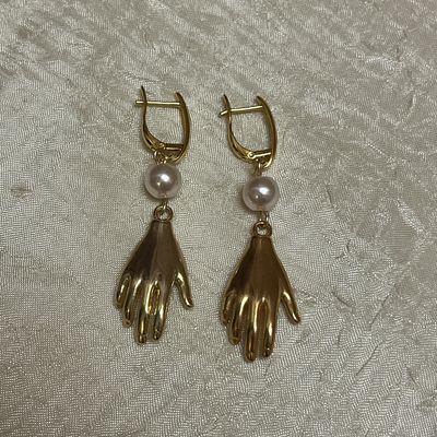 Gold Grasping The Pearl Earrings