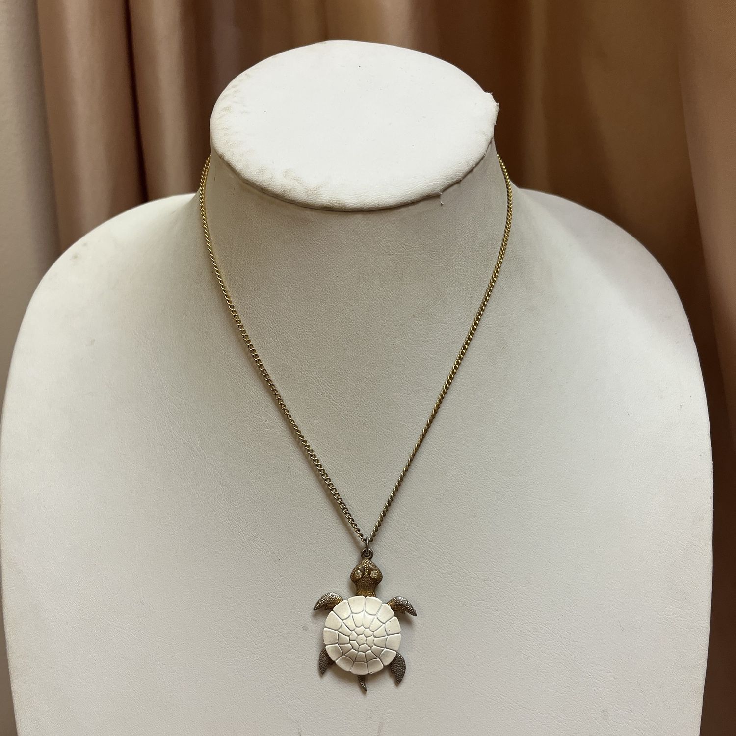 Swimming Turtle Neckalce