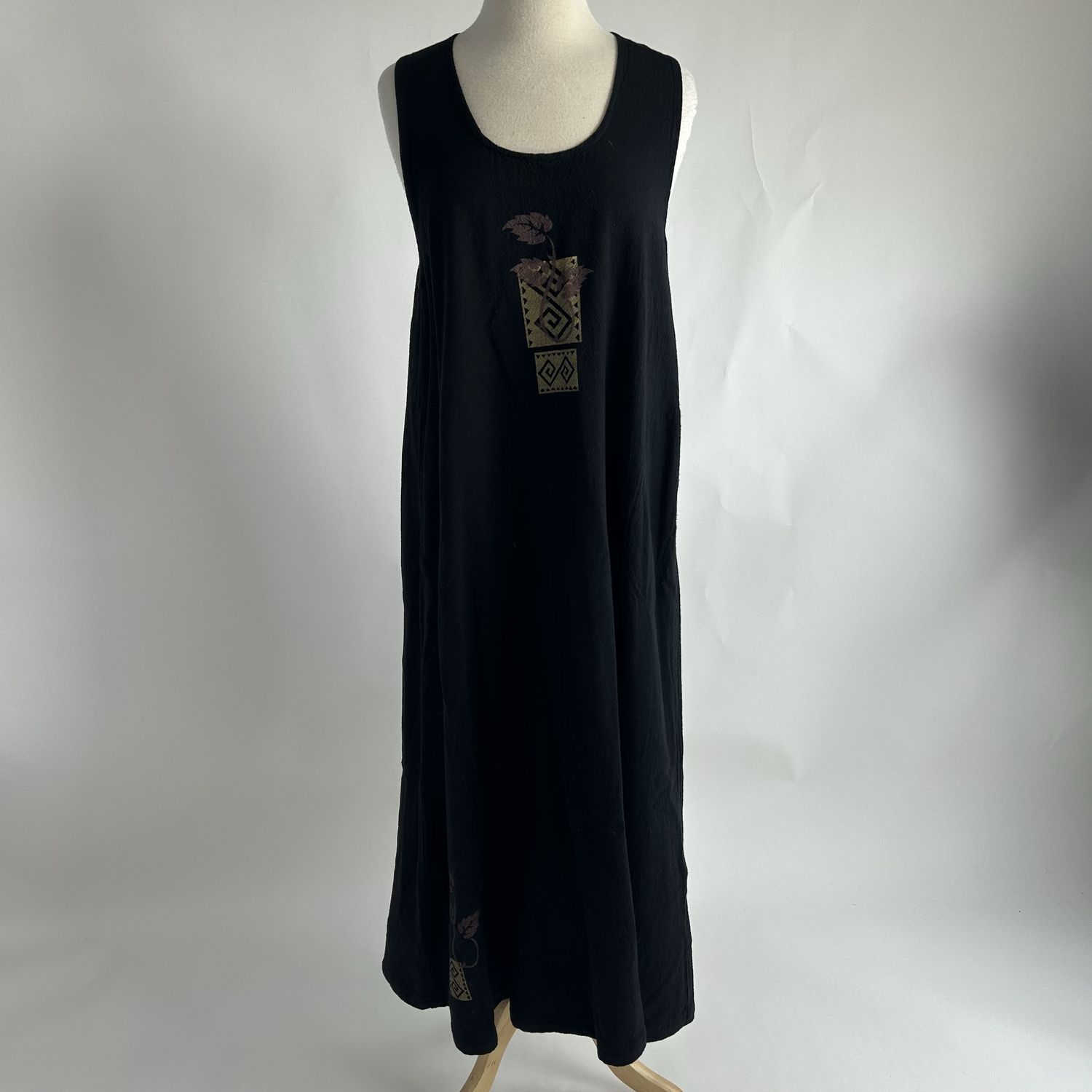 Black simple leaf dress