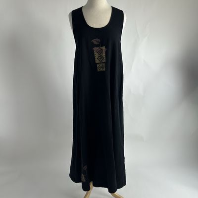 Black simple leaf dress