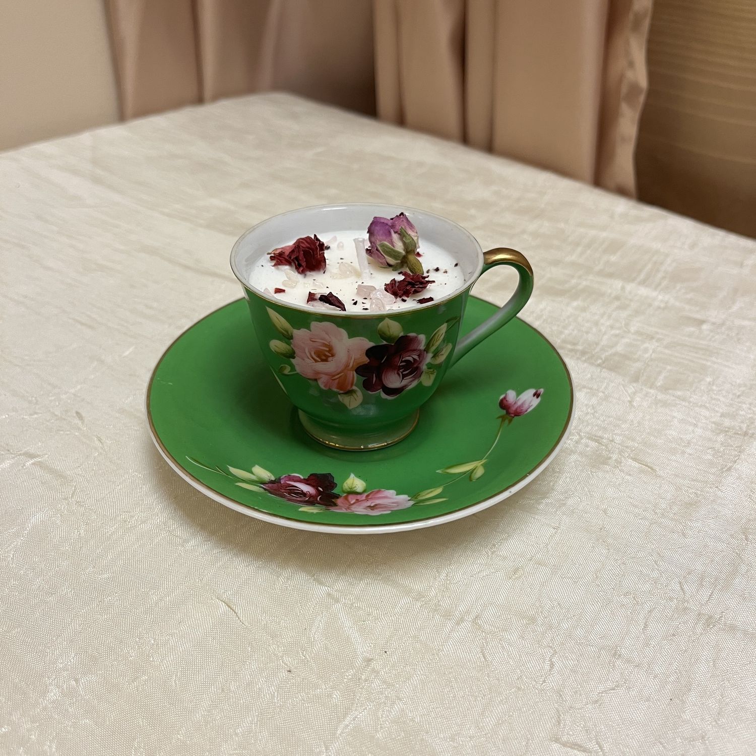 Tea cup candle