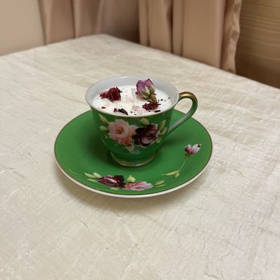 Tea cup candle