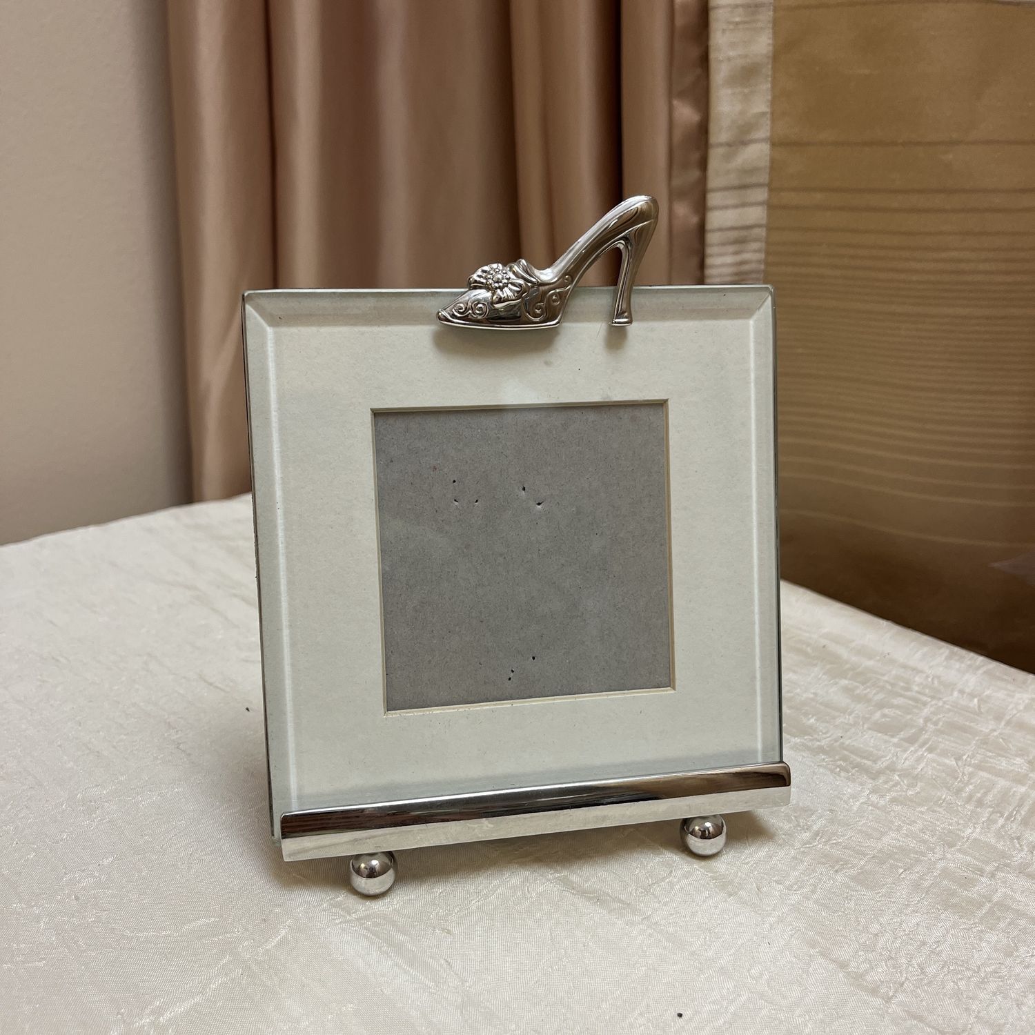 Silver Heel Fram