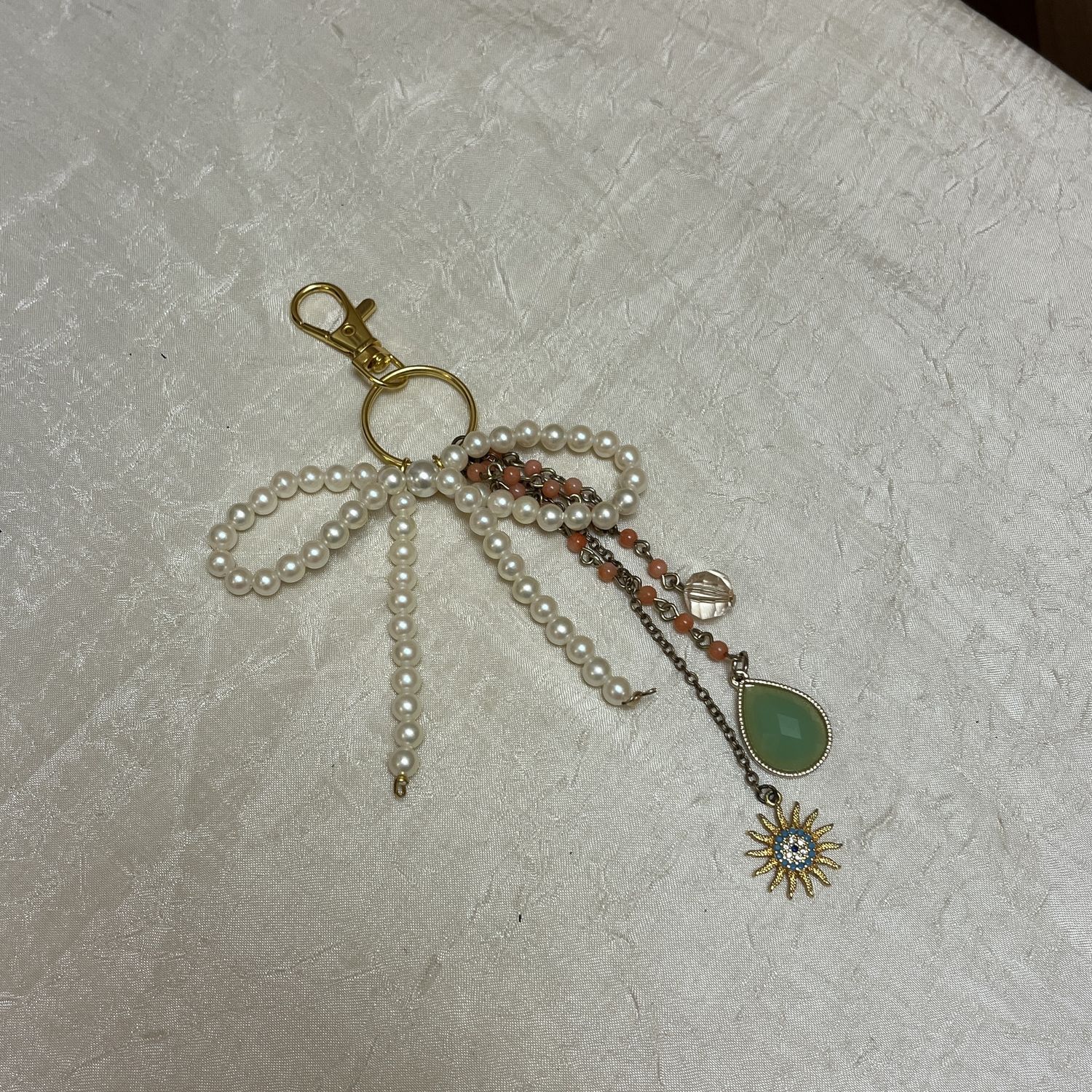Pearl Bow Bag Chain