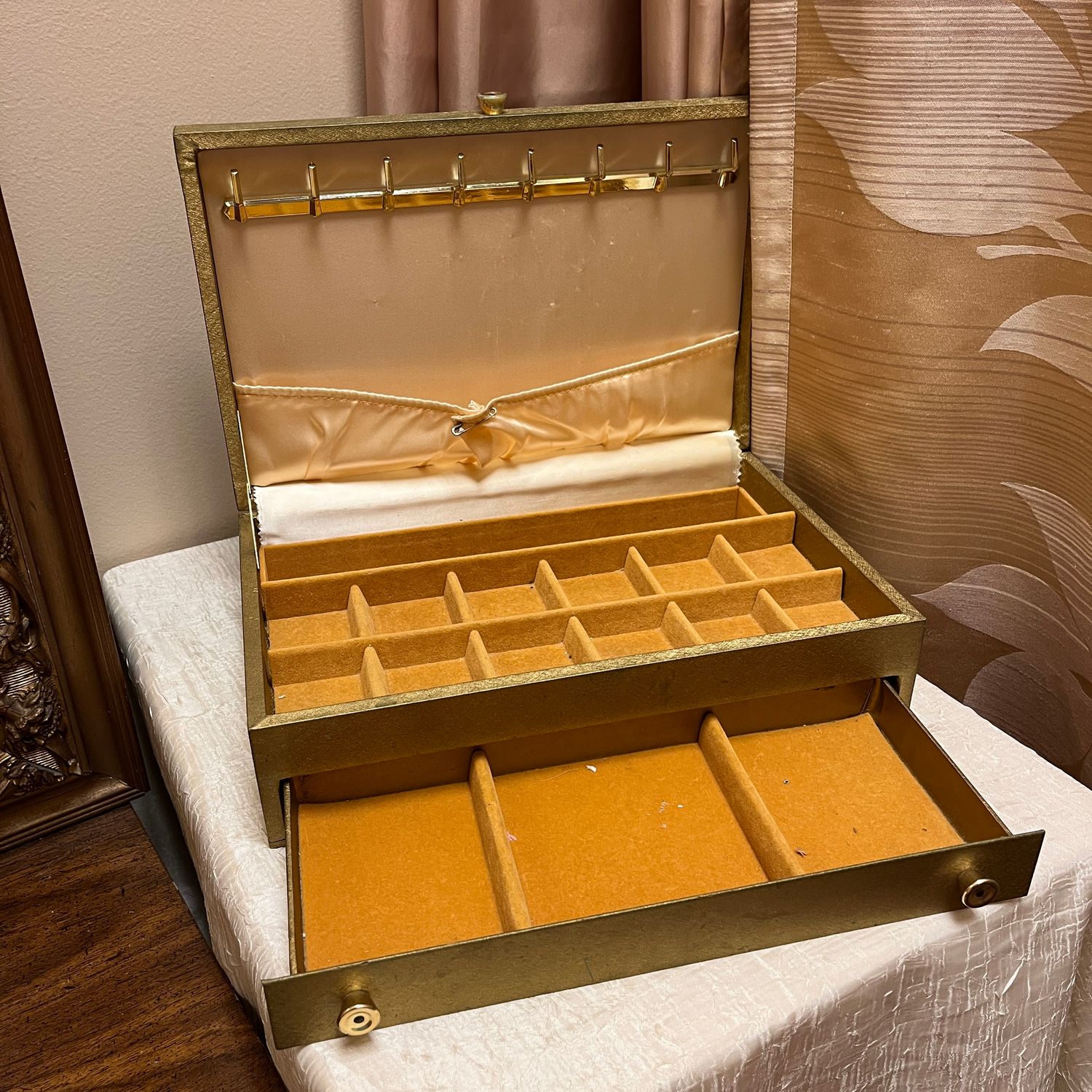 Gold Leveled Jewelry Box