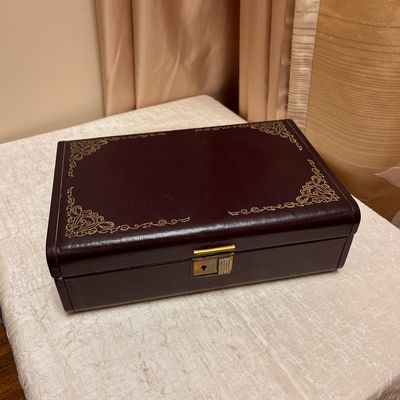 Maroon Jewlery Box