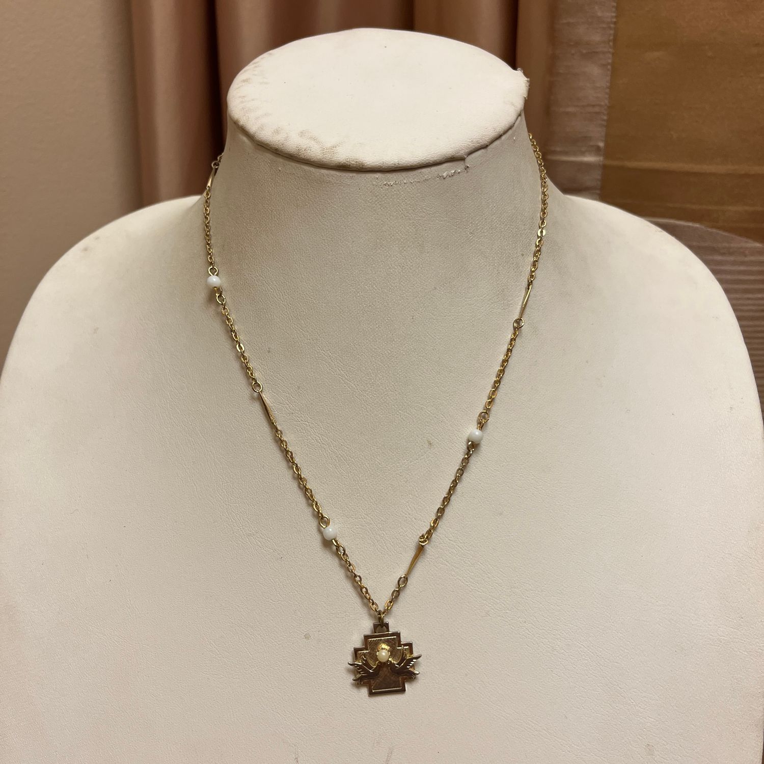 Dove Nekclace